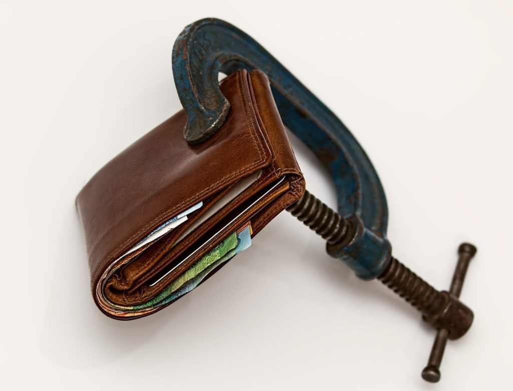 Wen wundert es? Viele Haushalte sind jetzt finanziell unter Druck!