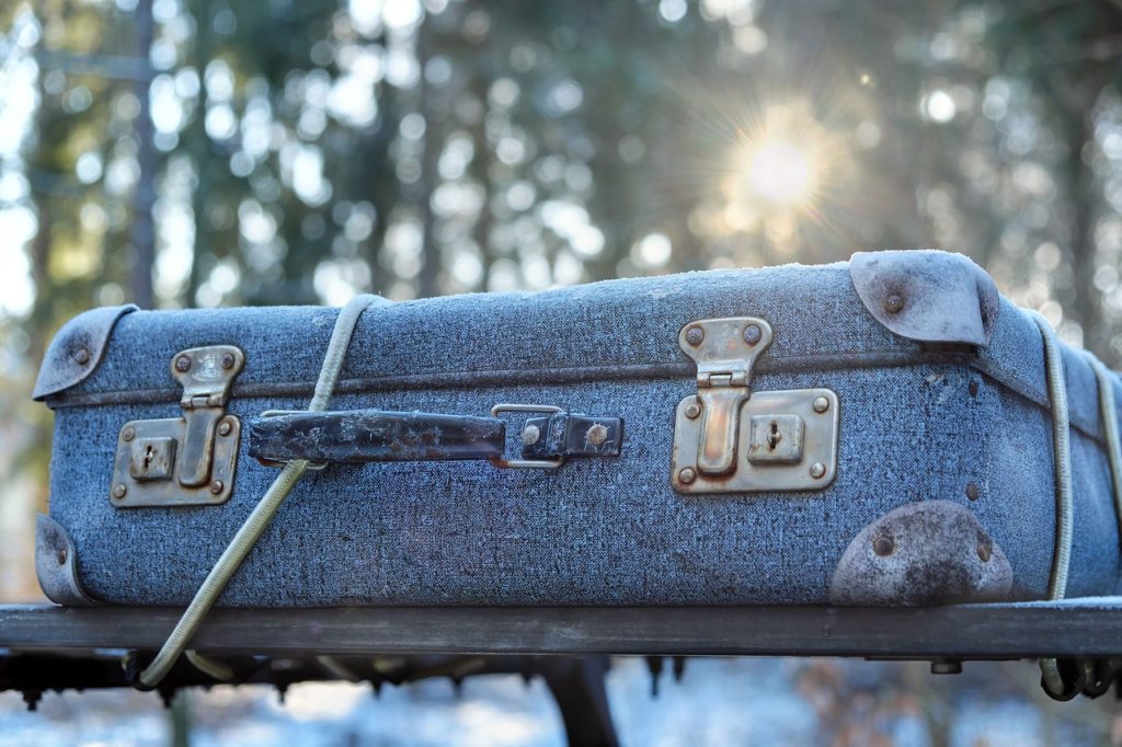 So schaut die korrekte Gepäcksicherung für den Weg in den Skiurlaub aus