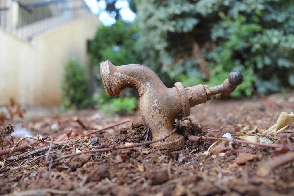Dürre und Verbauungen gefährden Grundwasserspiegel, Seen, Flüsse und Agrarflächen