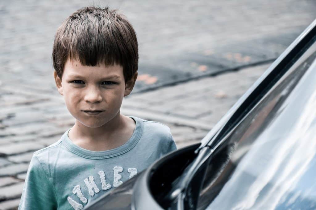 Kinder müssen beim Aussteigen besonders vorsichtig sein