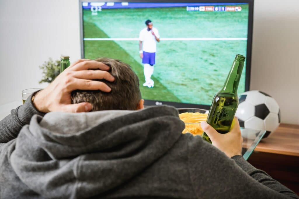 Die Fußball-WM zu sich nach Hause einladen - nicht Einbrecher